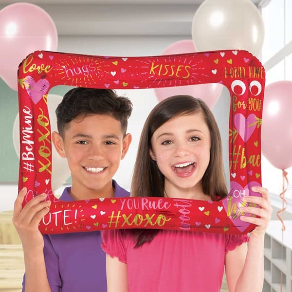 (image for) Love Inflatable Foil Selfie Frame